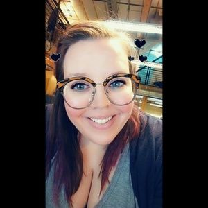 Meet your Posher, Kaycee.